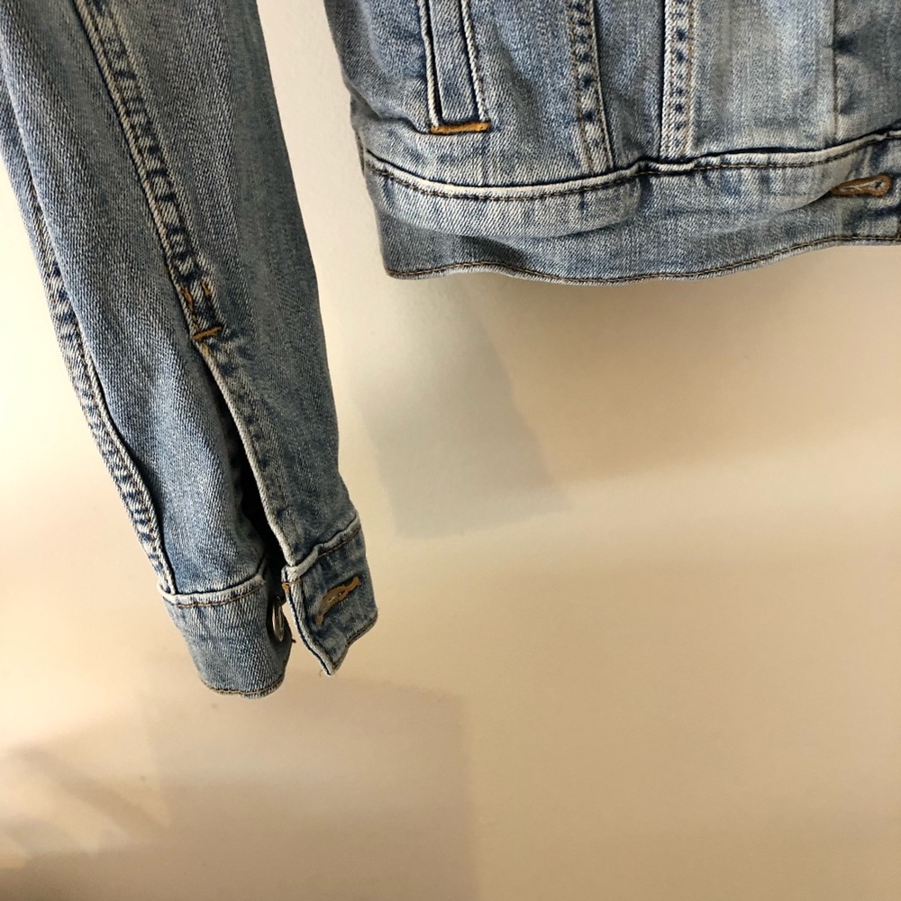 Levi Denim Jean Jacket - Button Down - Light Wash Size Small - Picture 5 of 11